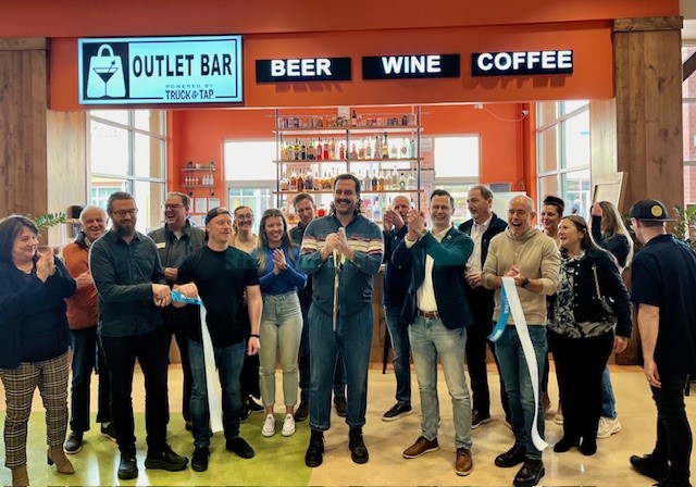 Outlet Bar by Truck & Tap